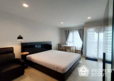 Studio Condo at Life One Wireless near BTS Phloen Chit