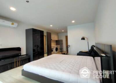 Studio Condo at Life One Wireless near BTS Phloen Chit