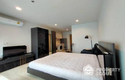 Studio Condo at Life One Wireless near BTS Phloen Chit