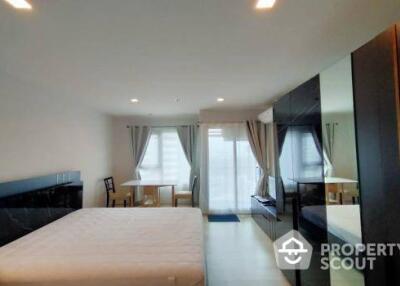 Studio Condo at Life One Wireless near BTS Phloen Chit