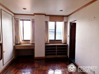 3-BR Condo at Pleonjit Terrace Condominium near BTS Phloen Chit