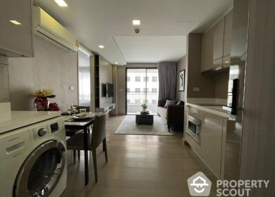 1-BR Condo at Dazzle Sukhumvit 7 near BTS Nana