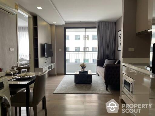 1-BR Condo at Dazzle Sukhumvit 7 near BTS Nana