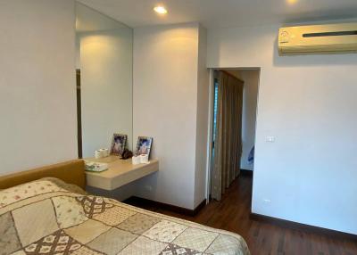 2-BR Condo at Q House Sathorn near BTS Krung Thon Buri