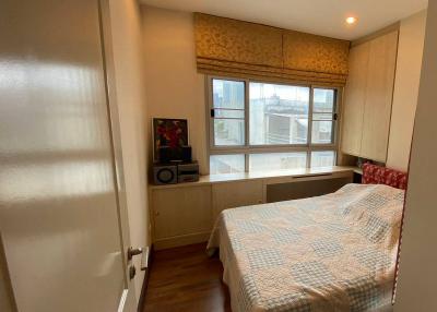 2-BR Condo at Q House Sathorn near BTS Krung Thon Buri