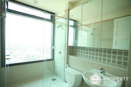 3-BR Condo at Aguston Sukhumvit 22 near MRT Queen Sirikit National Convention Centre