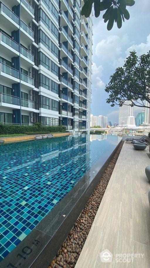 1-BR Condo at Supalai Premier Charoen Nakhon near BTS Krung Thon Buri