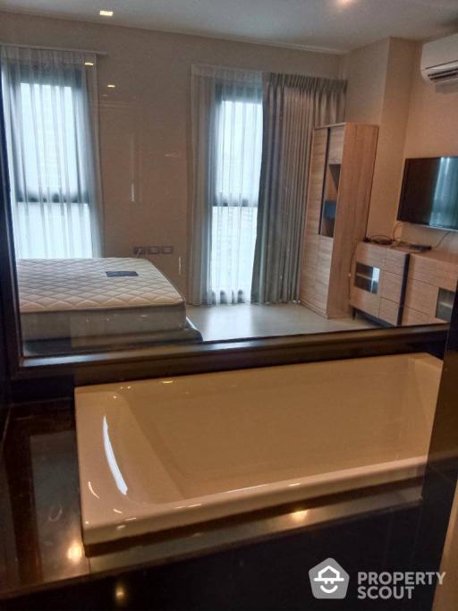 1-BR Condo at Rhythm Sukhumvit 36-38 near BTS Thong Lor