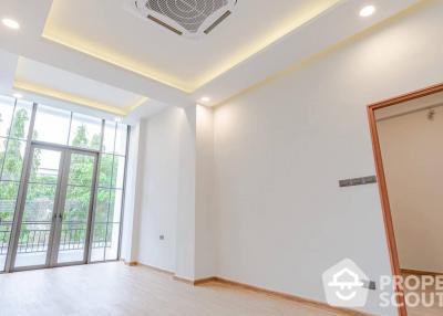 4-BR Townhouse near BTS Ekkamai