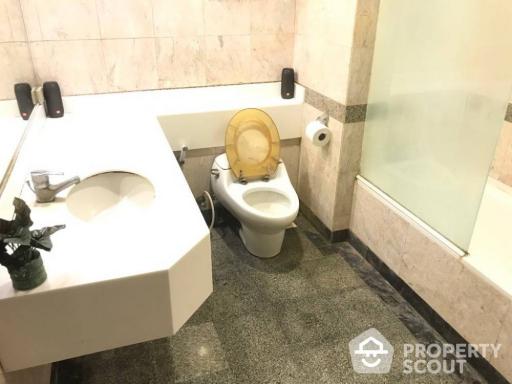 2-BR Condo at Asoke Place near MRT Sukhumvit