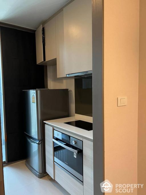 1-BR Condo at The Room Bts Wongwianyai near BTS Wongwian Yai