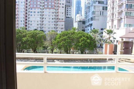 3-BR Condo at Regent On The Park1 (sukhumvit26) Condominium near MRT Phetchaburi