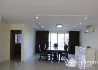 3-BR Condo at Regent On The Park1 (sukhumvit26) Condominium near MRT Phetchaburi