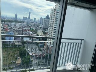 1-BR Condo at Rhythm Sathorn-Narathiwas near BTS Chong Nonsi