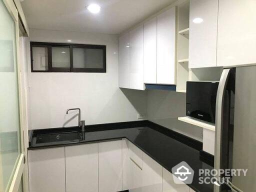 2-BR Condo at Lumpini Place Phahol-Saphankhwai near BTS Saphan Khwai