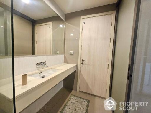 1-BR Condo at Rhythm Sukhumvit 42 near BTS Ekkamai