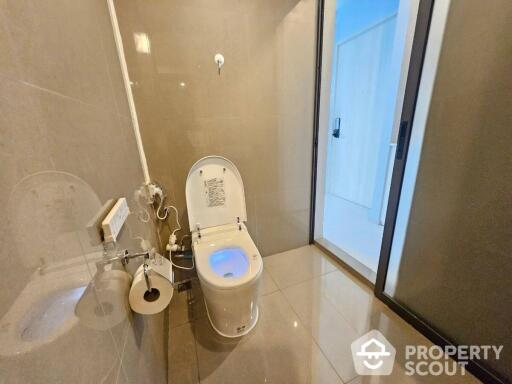 1-BR Condo at Rhythm Sukhumvit 42 near BTS Ekkamai