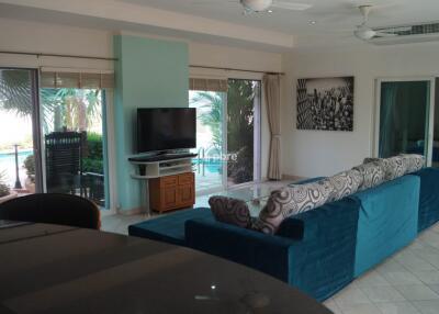 Elegant modern Pool Villa in Jomtien For Sale