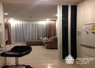 1-BR Condo at Circle Condominium near ARL Makkasan