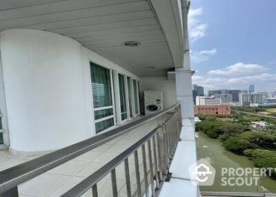 2-BR Condo at Baan Rajprasong Condominium near BTS Ratchadamri