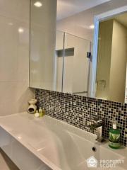 1-BR Condo at Rhythm Sukhumvit 44/1 near BTS Phra Khanong