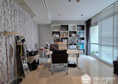 3-BR Condo at Athenee Residence near BTS Phloen Chit