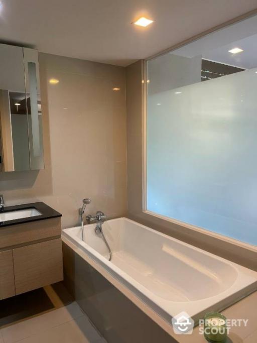 1-BR Condo at Via Botani near BTS Phrom Phong