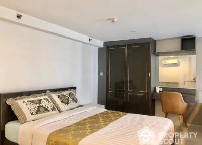 1-BR Condo at Knightsbridge Prime Sathorn near BTS Chong Nonsi