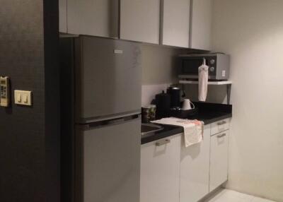 2-BR Condo at Baan Rajprasong Condominium near BTS Ratchadamri