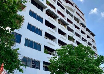 2-BR Condo at Green Peace Mansion near MRT Kamphaeng Phet