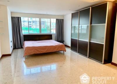 2-BR Condo at Green Peace Mansion near MRT Kamphaeng Phet