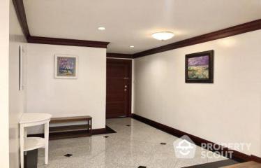 2-BR Condo at Green Peace Mansion near MRT Kamphaeng Phet