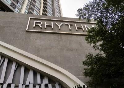 1-BR Condo at Rhythm Sukhumvit 44/1 near BTS Phra Khanong