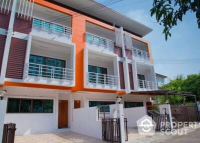 4-BR Townhouse near BTS On Nut