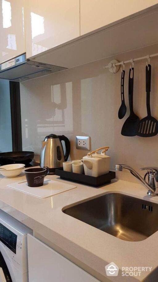 1-BR Condo at Rhythm Sukhumvit 42 near BTS Ekkamai