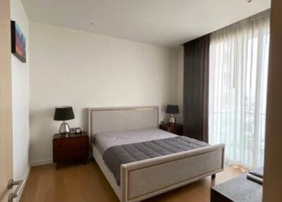 1-BR Condo at Magnolias Waterfront Residences near BTS Saphan Taksin