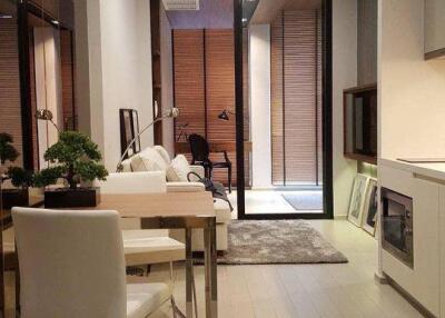 1-BR Condo at Noble Ploenchit near BTS Phloen Chit