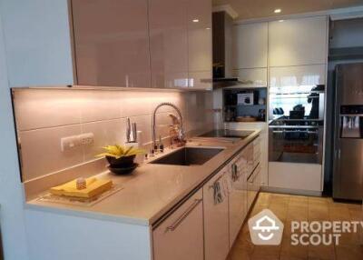 2-BR Condo at Baan Siri Sukhumvit 13 Condominium near ARL Makkasan