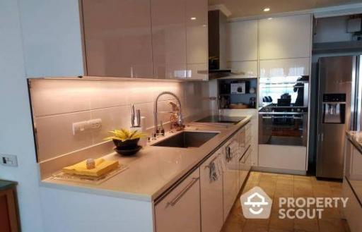 2-BR Condo at Baan Siri Sukhumvit 13 Condominium near ARL Makkasan