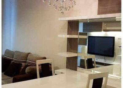 1-BR Condo at Villa Sathorn near BTS Krung Thon Buri