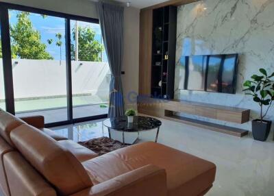 4 Bedrooms House East Pattaya H008557