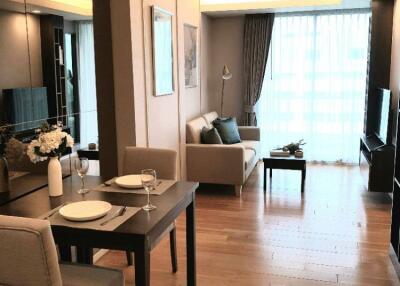 1-BR Condo at Focus Ploenchit near BTS Nana