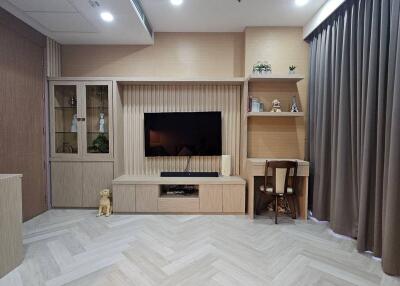 1-BR Condo at M Phayathai near BTS Victory Monument