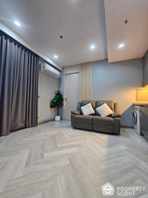 1-BR Condo at M Phayathai near BTS Victory Monument