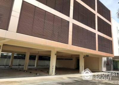 5-BR Townhouse near BTS Punnawithi