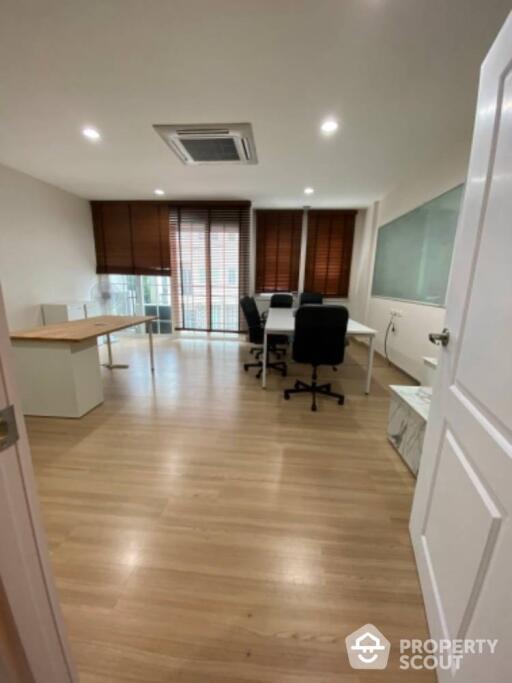 4-BR Townhouse near BTS Udom Suk