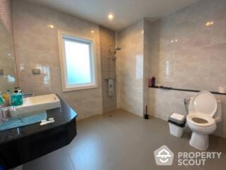 4-BR Townhouse near BTS Udom Suk