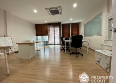 4-BR Townhouse near BTS Udom Suk