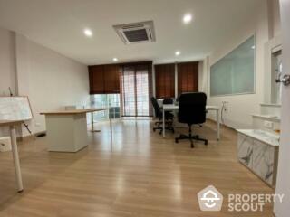 4-BR Townhouse near BTS Udom Suk