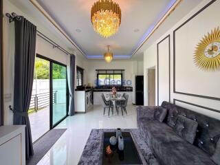 6 Bedrooms House East Pattaya H010949